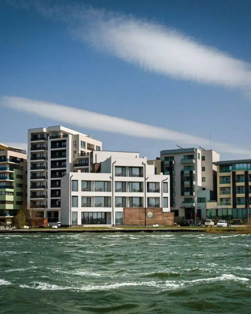 Poeme Mamaia Retreat